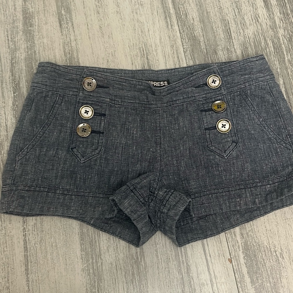 Woman’s navy blue linen shorts sz size 2 EXPRESS brand. Super cute & flattering!